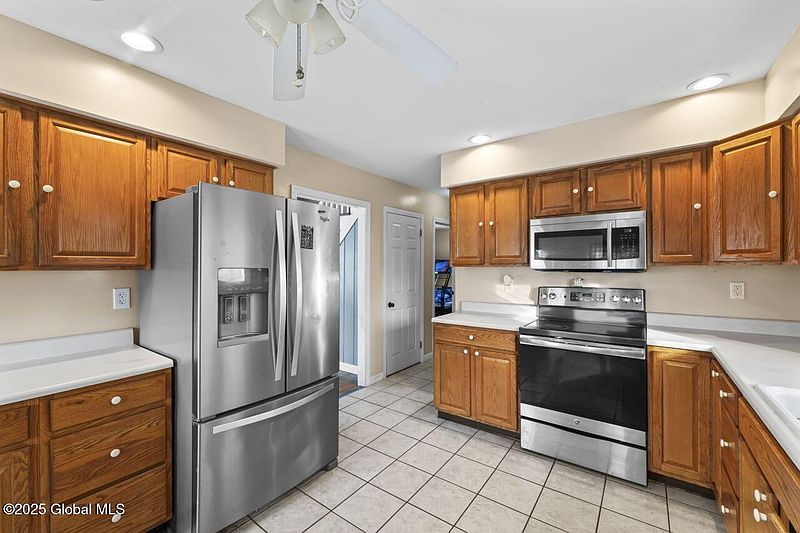 3rd image of 1 Barratt Drive