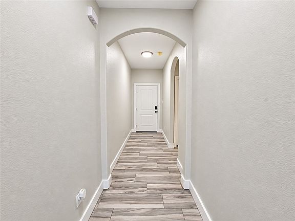 2nd image of 2717 Persimmon St