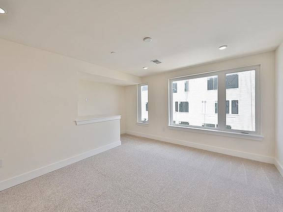 5th image of 2607 Emerald St Unit 3