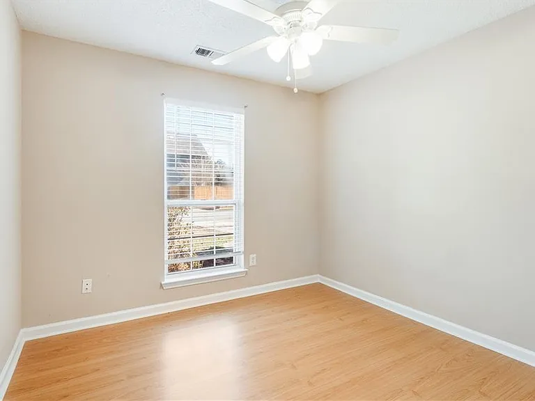 4209 Zephyrhills Dr NW — Photo 18
