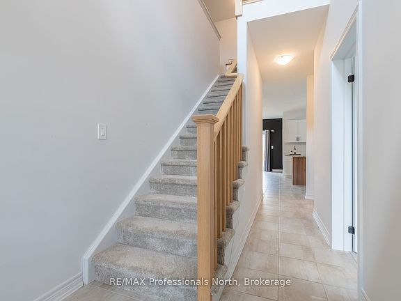 5th image of 75 Eaglecrest Ave