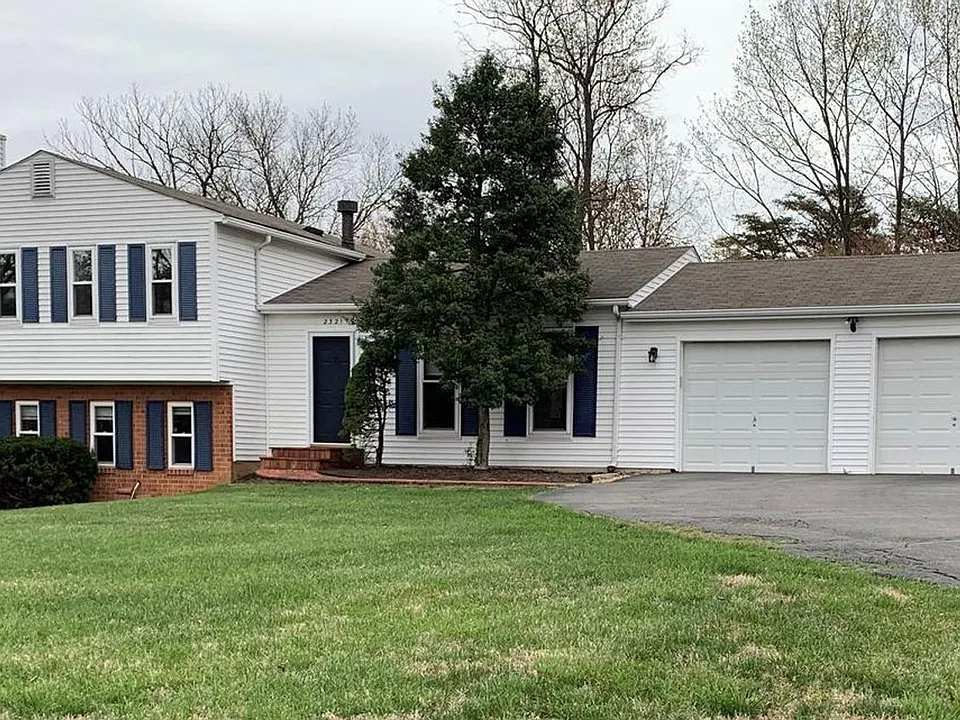 2321 Bedfordshire Cir