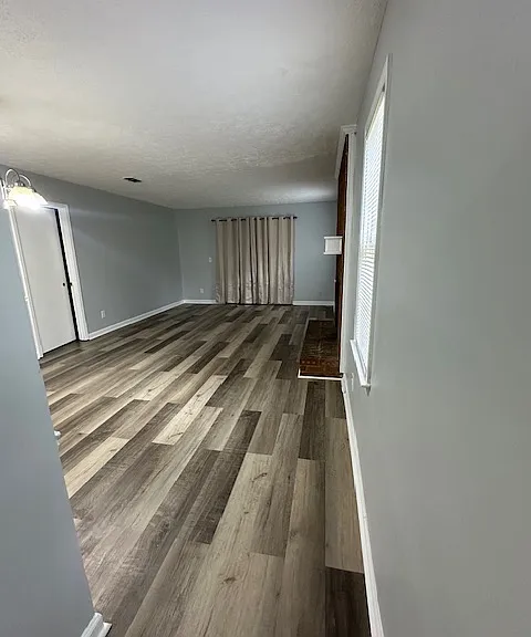298 Freeport Dr — Photo 1