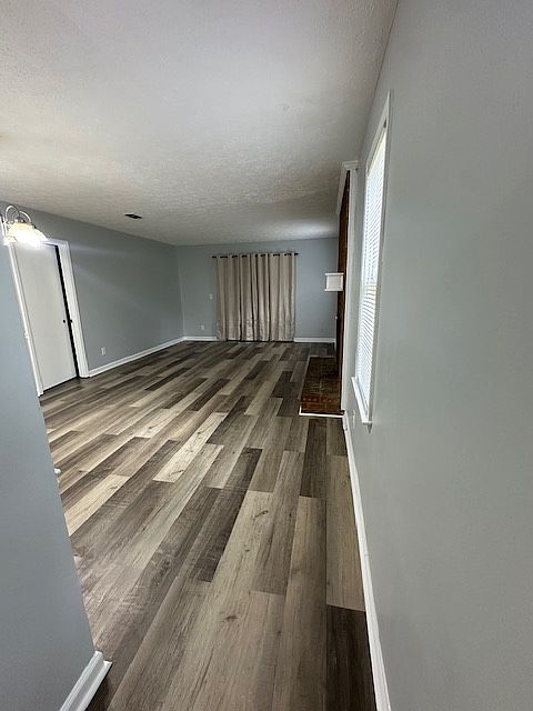 1st image of 298 Freeport Dr
