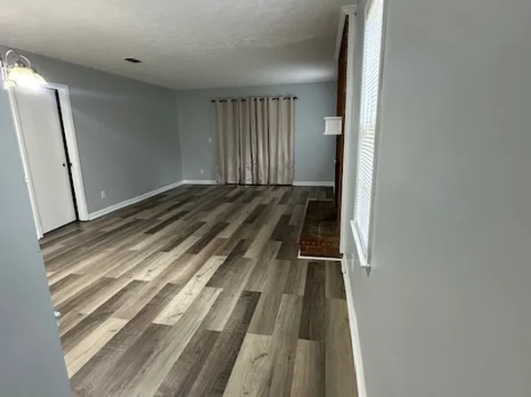 298 Freeport Dr, Lawrenceville, GA 30046
