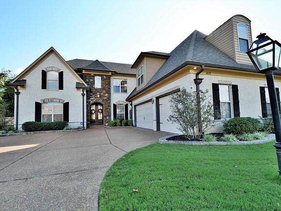 2nd image of 4839 Bowie Ln