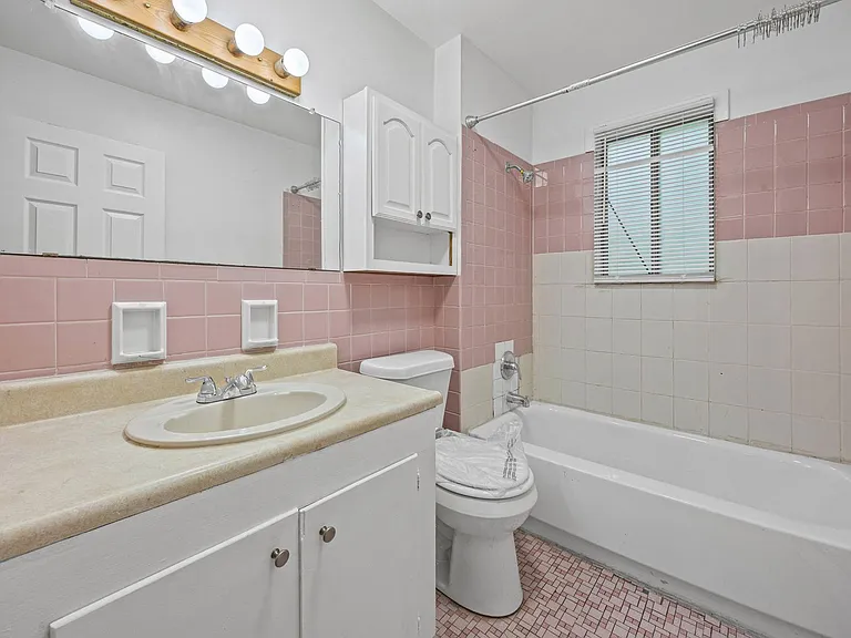 138-154 Woodhill Dr — Photo 77
