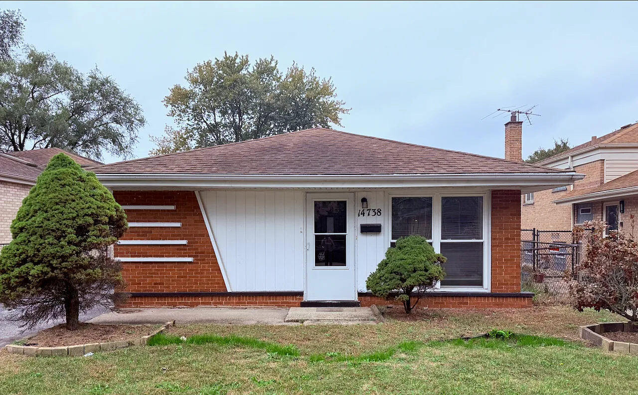 14738 Blackstone Ave photo 1