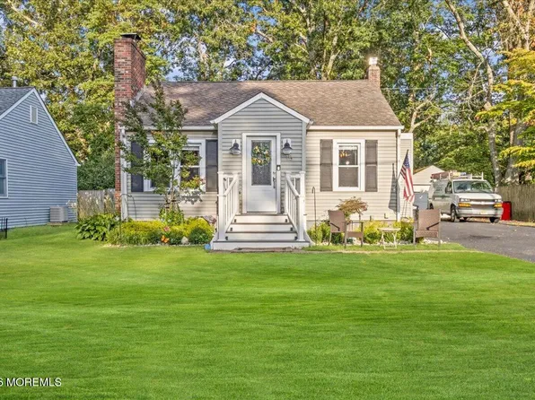 15 Chestnut Street, Waretown, NJ 08758