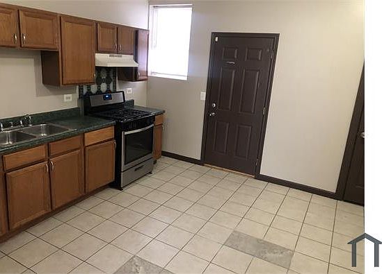 1st image of 4214 S Michigan Ave #3