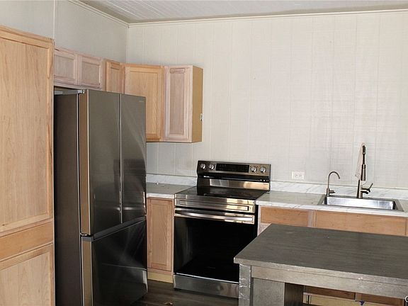 5th image of 105 Church St