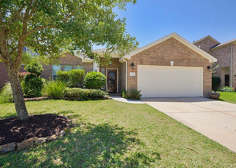 1st image of 21566 Kings Bend Dr