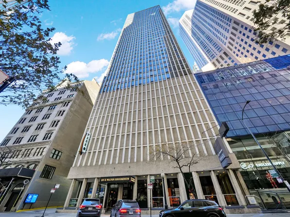 100 E Walton St APT 17C, Chicago, IL 60611