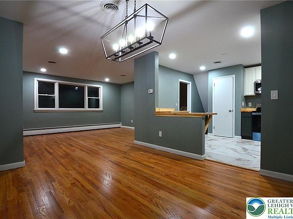 3rd image of 4545 Charles St