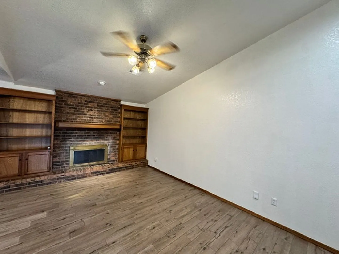 3 bed 2 bath home ready for move in, South Oklahoma City, Moore Schools! — Photo 2