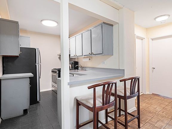 5th image of 142 E 16th St APT 17E
