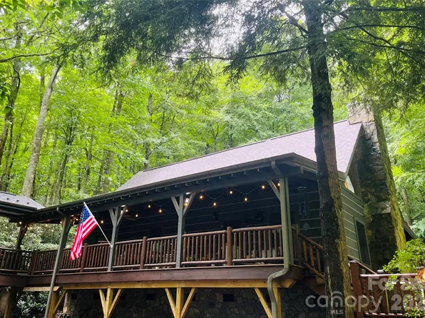 6 Laurel Branch Dr, Black Mountain, NC 28711