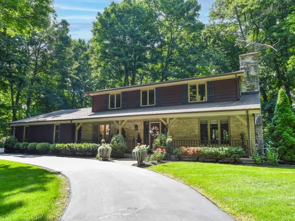 S54W23673 Maple Hill COURT, Waukesha, WI 53189