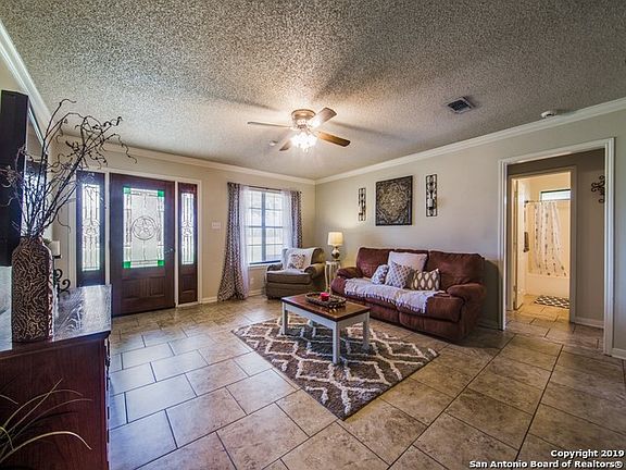 4th image of 93 Oak Fields Dr