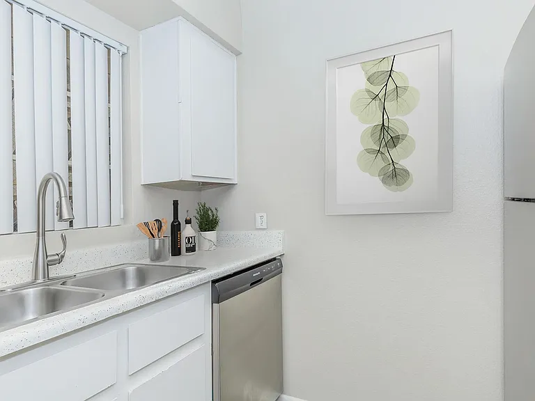 Hidden Cove Apartments — Photo 24