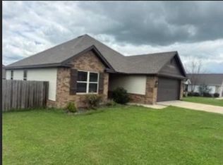 760 Madison Dr, Prairie Grove, AR 72753