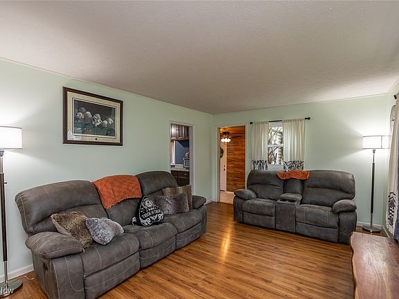 4th image of 458 W Park Blvd N