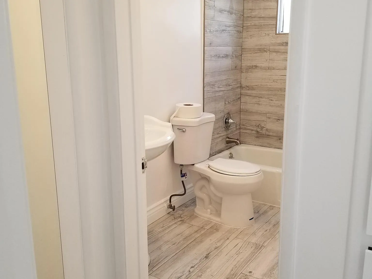 1 bed, 900 sqft, $2,500 — Photo 3