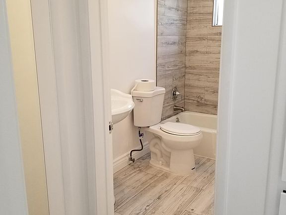 3rd image of 3433 Madera Ave #2