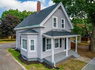 8 Waverly St, Taunton, MA 02780
