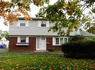 305 Woods Rd, North Babylon, NY 11703