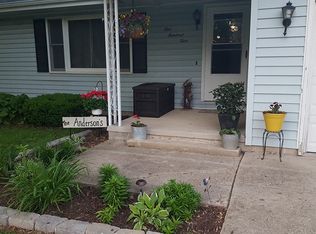 104 N Lincoln St, Avon, IL 61415