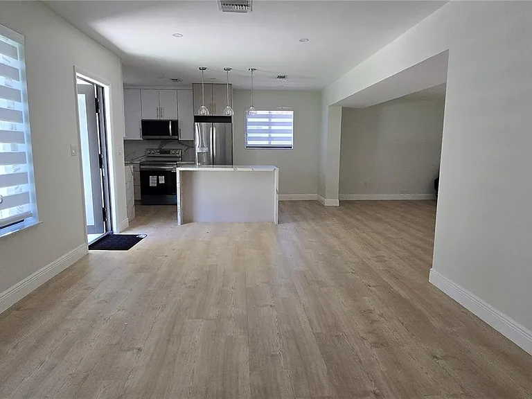 2731 SW 29th Ave — Photo 12