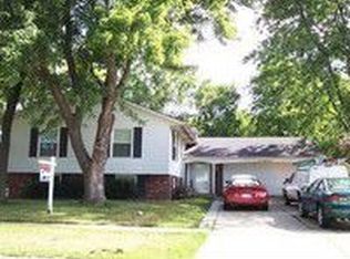 627 Hayward Ave, Streamwood, IL 60107