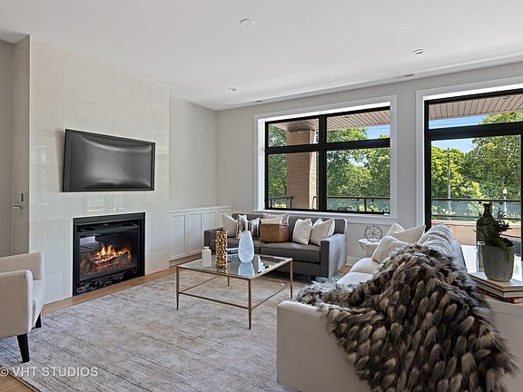 2nd image of 4432 N Western Ave #2