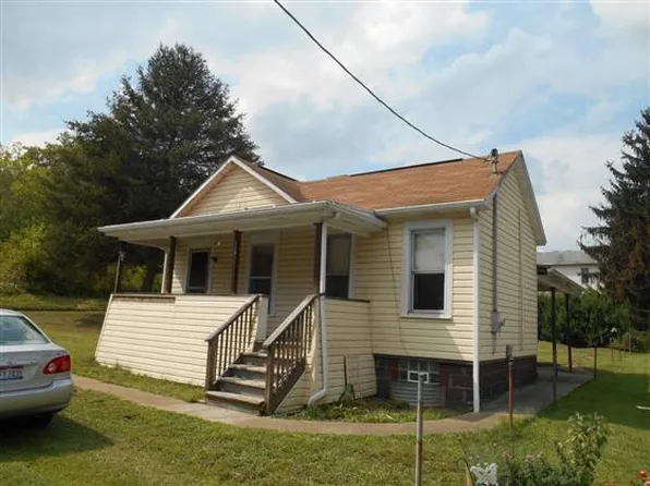 52095 Center St, Saint Clairsville, OH 43950