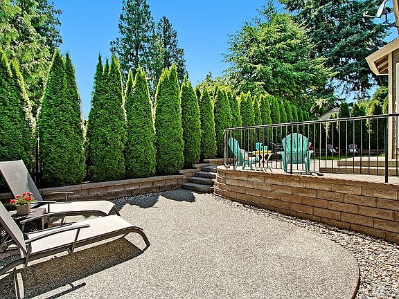 3rd image of 804 191st Pl SW
