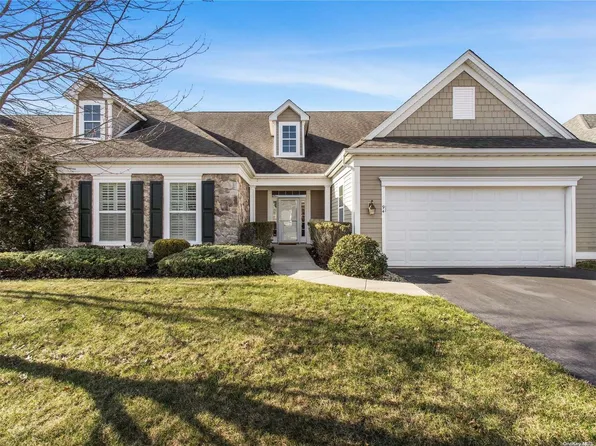 94 Samantha Circle #94, Westhampton, NY 11977