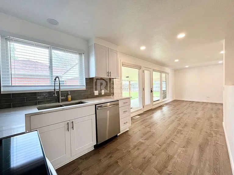 3030 N Fairfax St — Photo 4