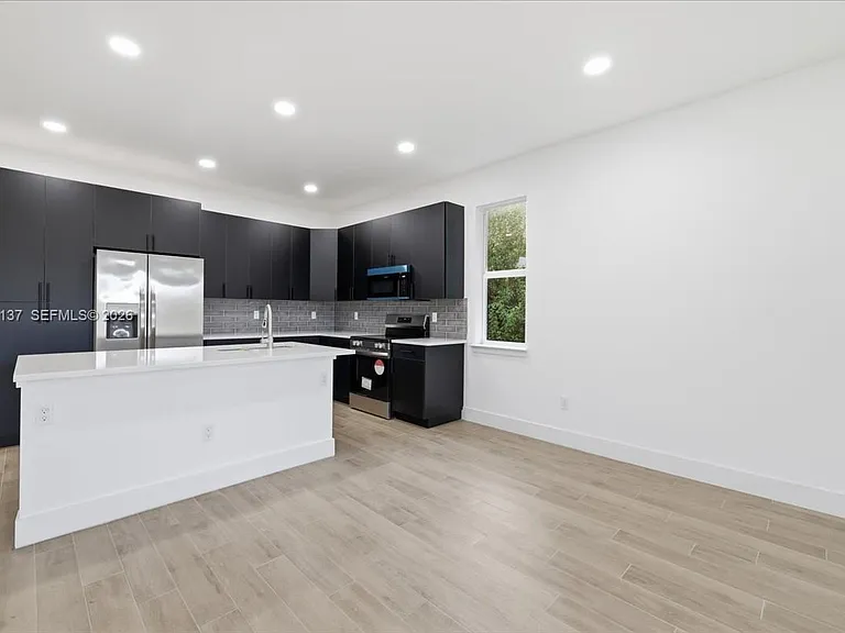 500 Sunset Rd N — Photo 11