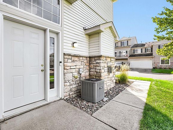 3rd image of 6778 Pine Crest Trl S