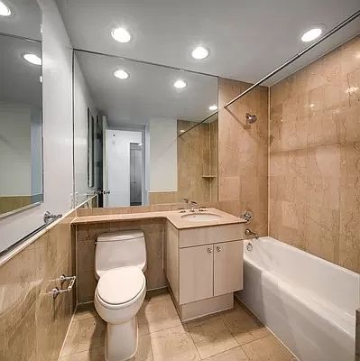 5th image of 401 E 60th St APT 5F