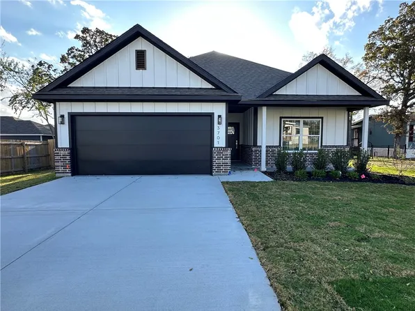 3701 Iverson Dr, Bryan, TX 77803