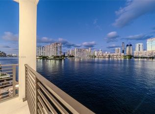 4018 NE 167th St, North Miami Beach, FL 33160