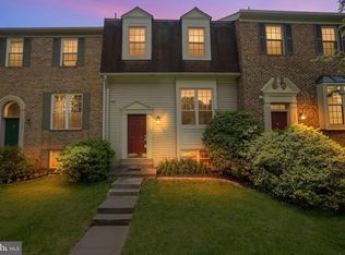 3310 Stone Heather Ct, Herndon, VA 20171