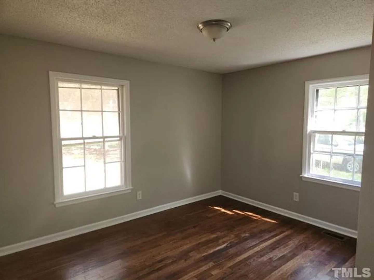 4 Bedroom 2 Bathroom Home! — Photo 4