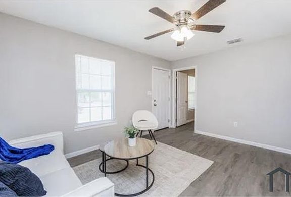 2nd image of 4641 Valdez Dr