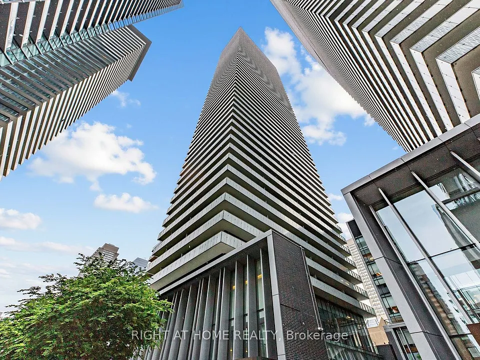 42 Charles St E #3408