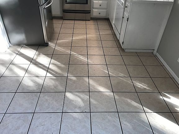 Kitchen floor -tile