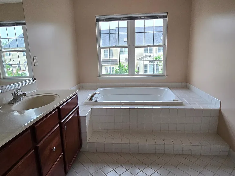 22614 Welborne Manor Sq — Photo 36