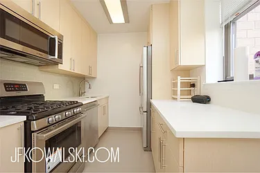 Rented by R New York